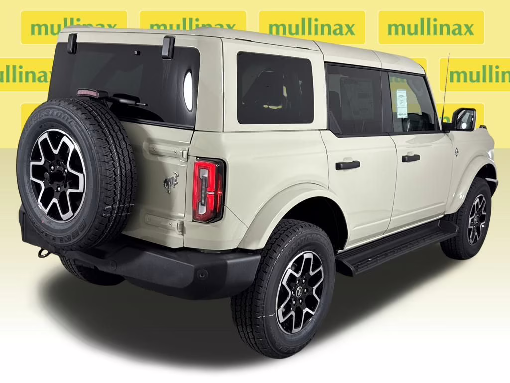 2026 Desert Sand Ford Bronco Outer Banks 4X4 SUV