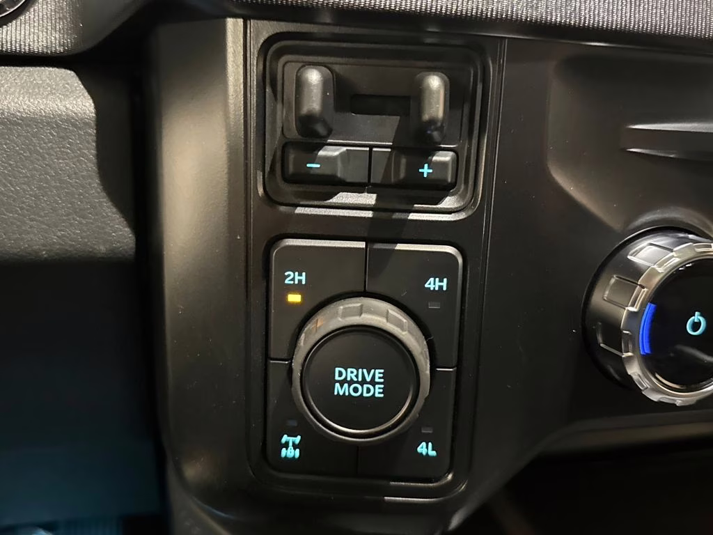 2026 Avalanche Ford Super Duty F-250 SRW Platinum 4X4 Truck