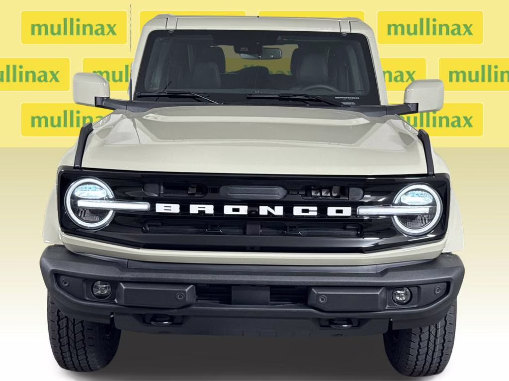 2026 Desert Sand Ford Bronco Outer Banks 4X4 SUV