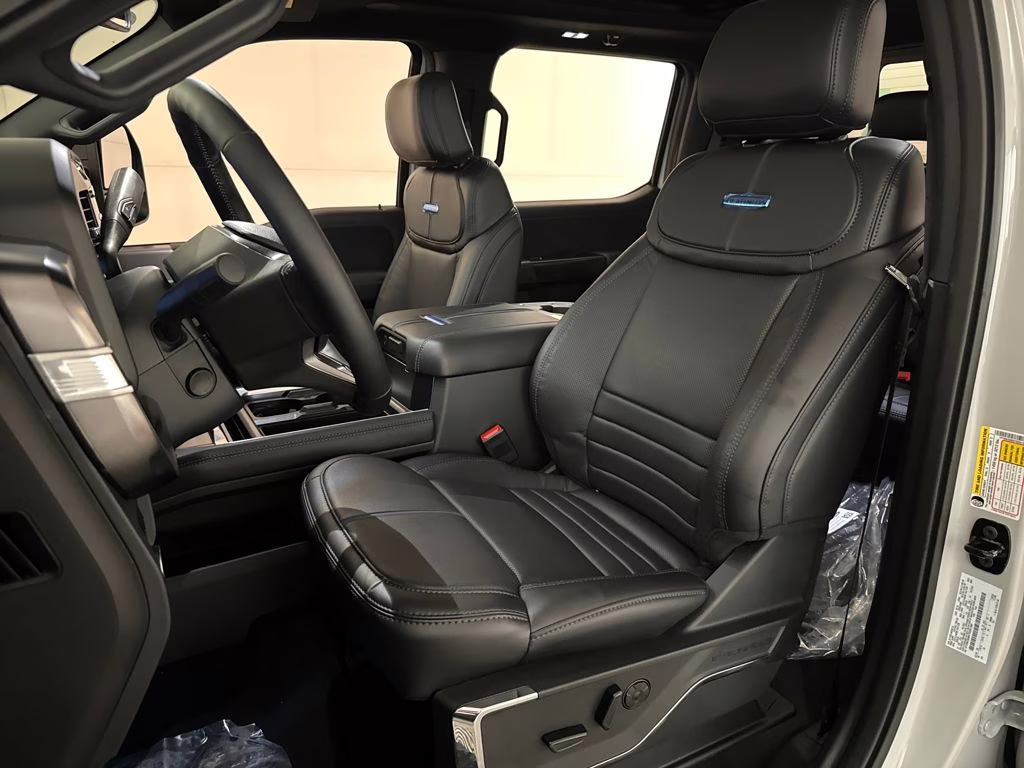 2026 Avalanche Ford Super Duty F-250 SRW Platinum 4X4 Truck