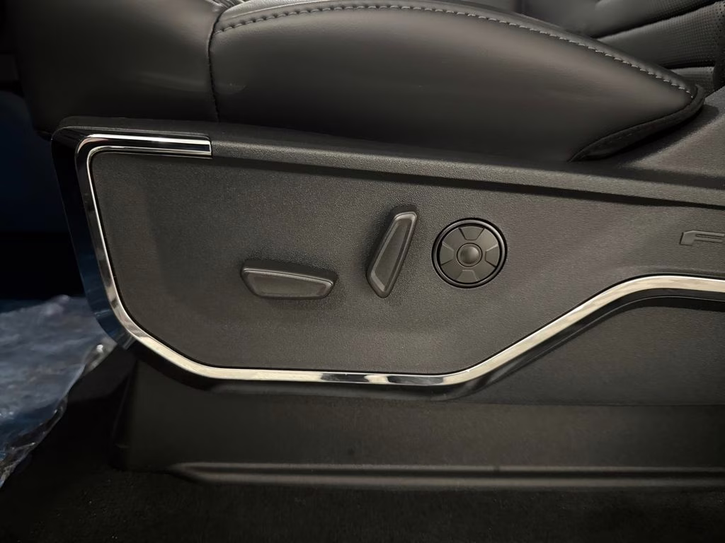 2026 Avalanche Ford Super Duty F-250 SRW Platinum 4X4 Truck