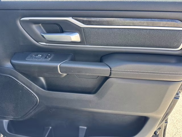 2022 Diamond Black Crystal Pearlcoat Ram 1500 Big Horn RWD Truck