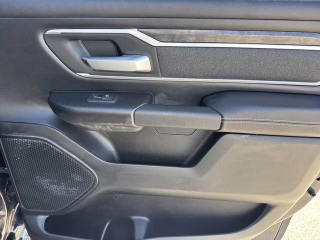 2022 Diamond Black Crystal Pearlcoat Ram 1500 Big Horn RWD Truck