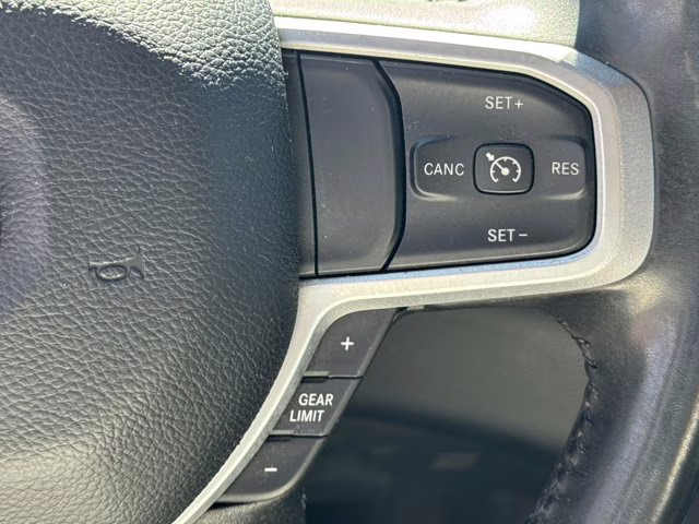 2022 Diamond Black Crystal Pearlcoat Ram 1500 Big Horn RWD Truck