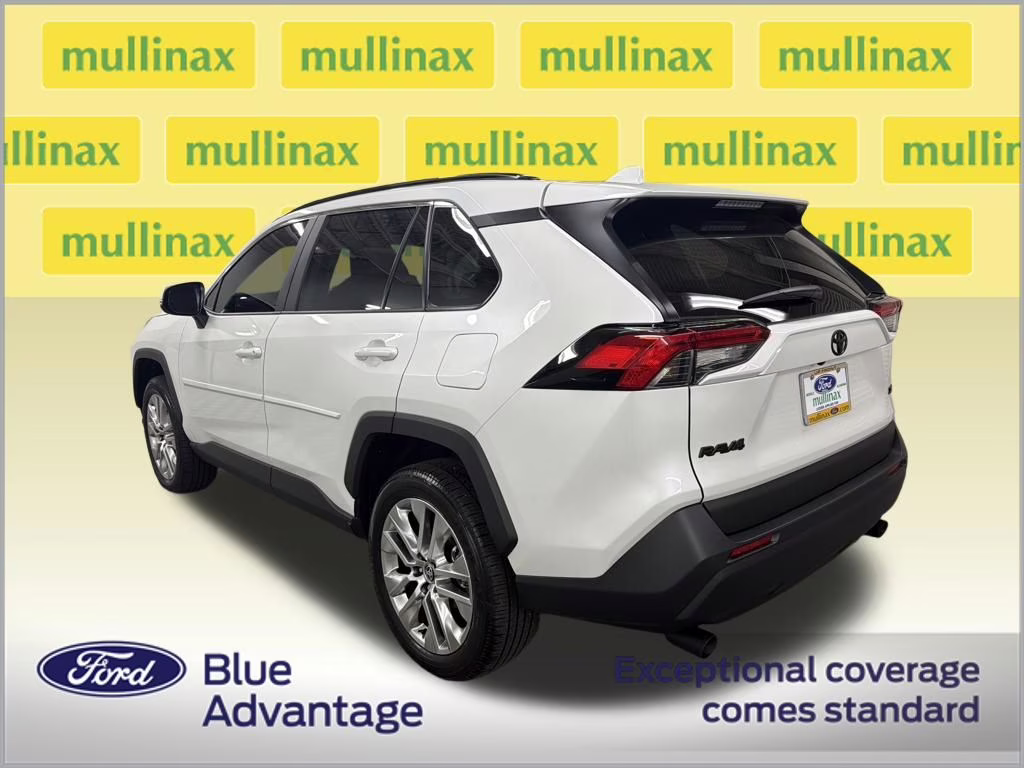 2025 Wind Chill Pearl Toyota RAV4 XLE Premium FWD SUV