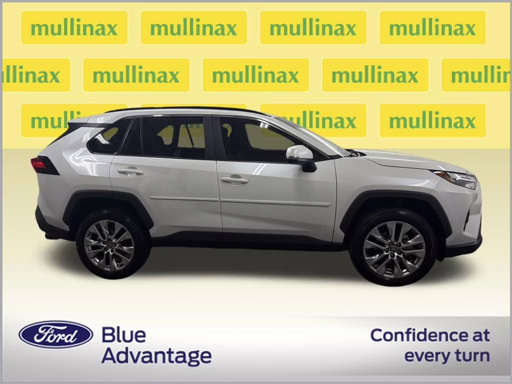 2025 Wind Chill Pearl Toyota RAV4 XLE Premium FWD SUV