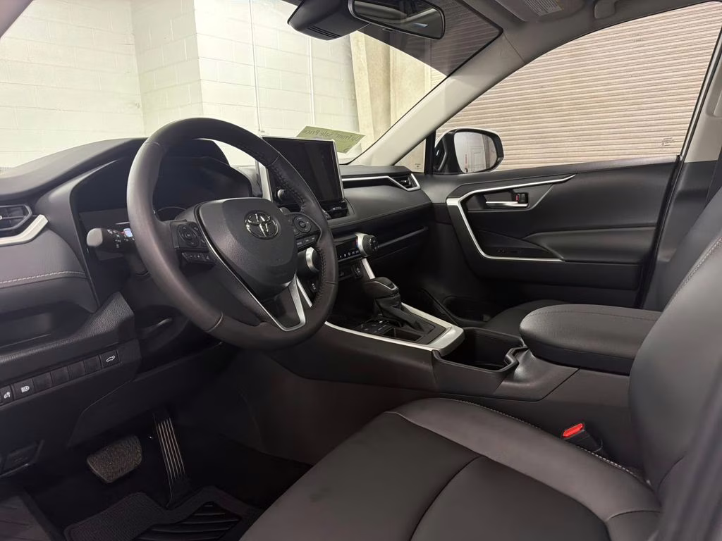 2025 Wind Chill Pearl Toyota RAV4 XLE Premium FWD SUV