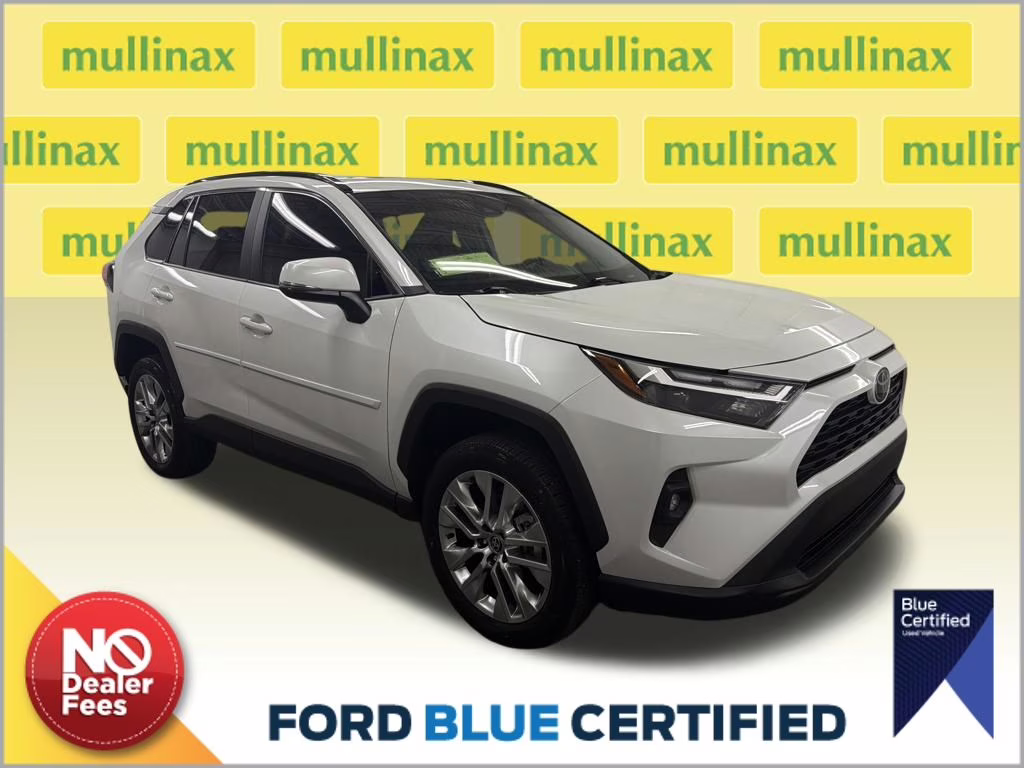 2025 Wind Chill Pearl Toyota RAV4 XLE Premium FWD SUV