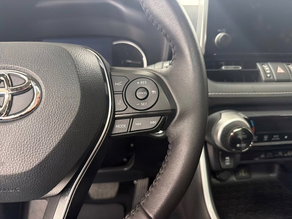 2025 Wind Chill Pearl Toyota RAV4 XLE Premium FWD SUV