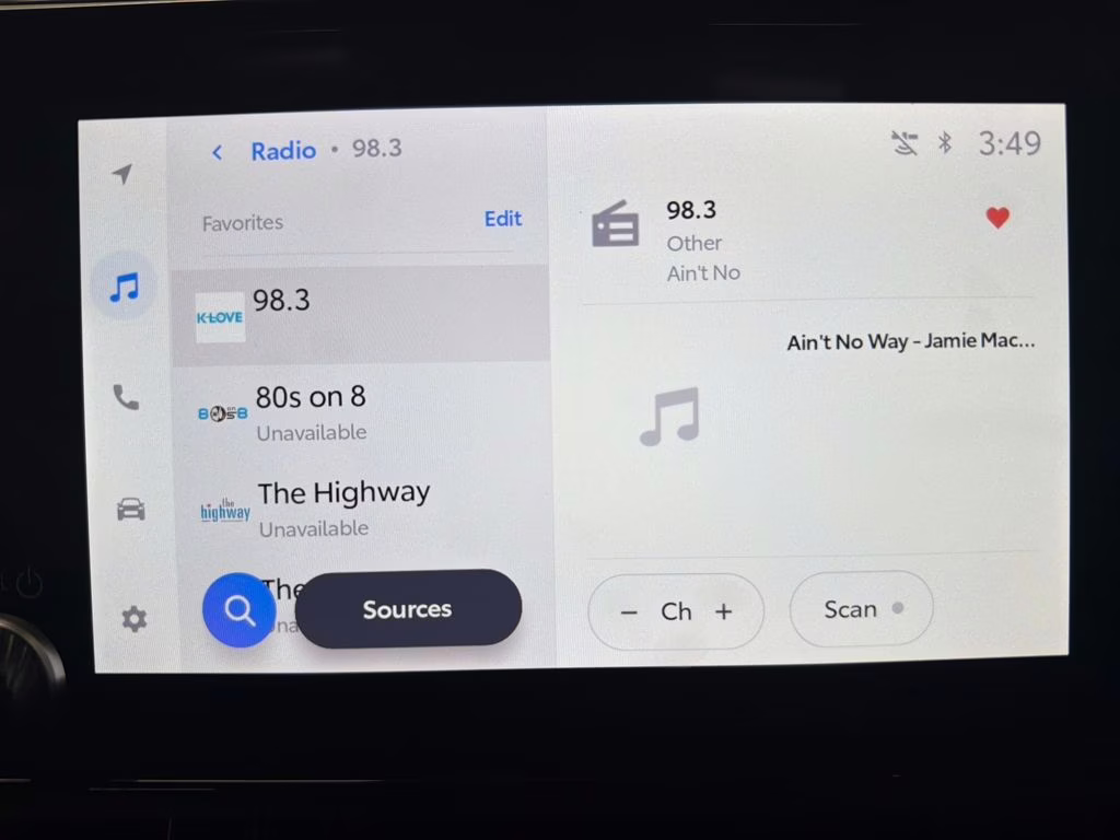 2025 Wind Chill Pearl Toyota RAV4 XLE Premium FWD SUV