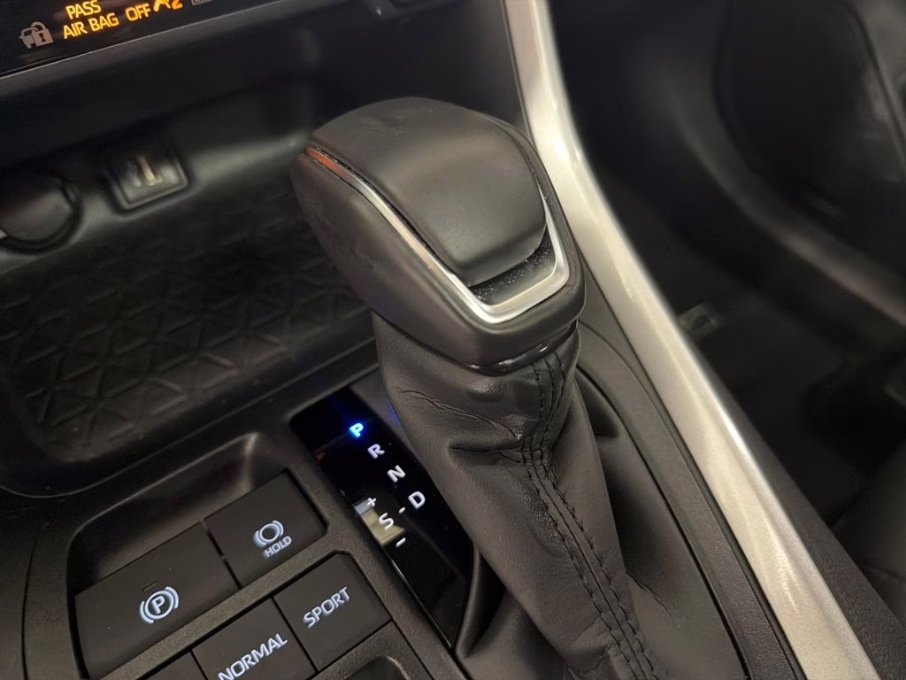 2025 Wind Chill Pearl Toyota RAV4 XLE Premium FWD SUV