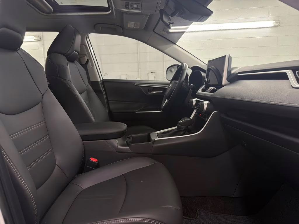 2025 Wind Chill Pearl Toyota RAV4 XLE Premium FWD SUV