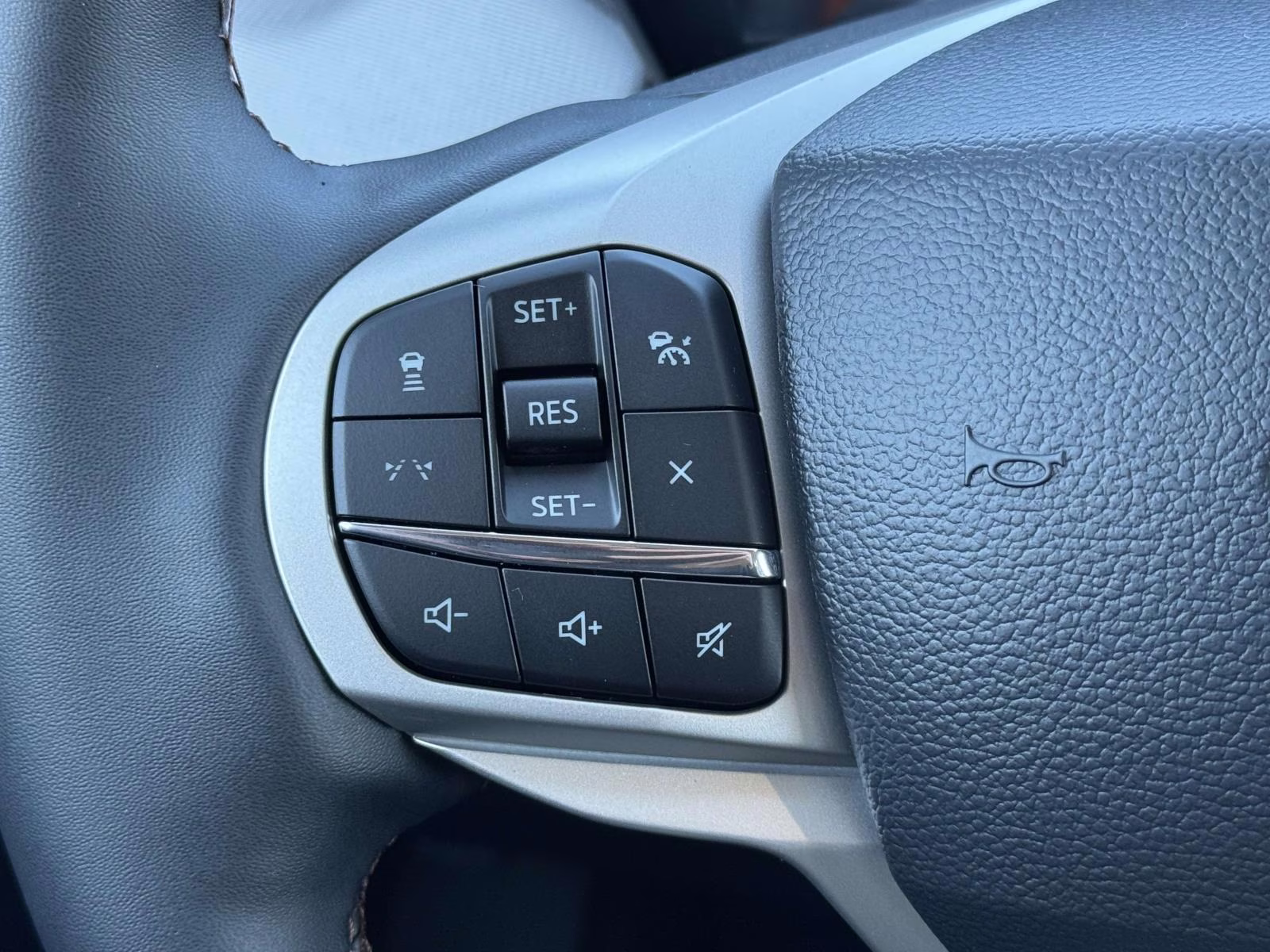 2026 Carbonized Gray Metallic Ford Explorer Active w/100A Pkg 4WD 4X4 SUV