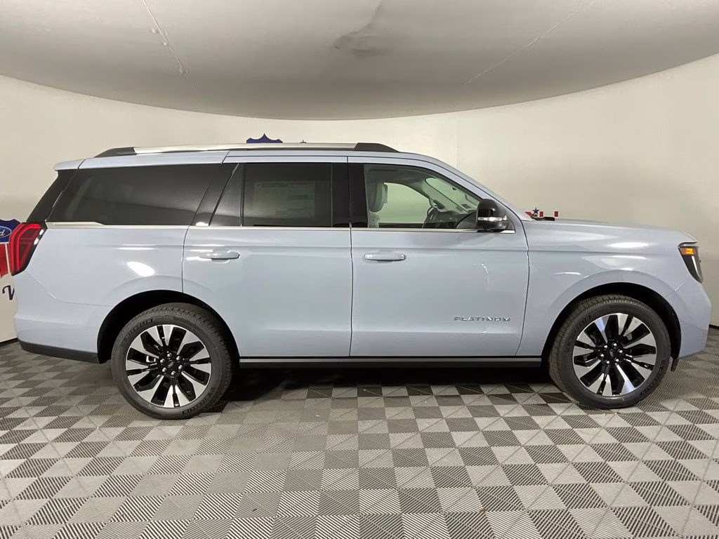 2026 Gray Metallic Ford Expedition Platinum 4X4 SUV