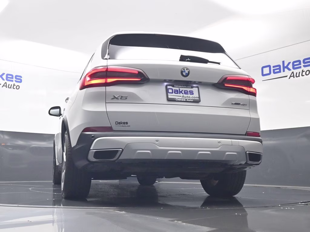 2021 White Metallic BMW X5 sDrive40i RWD SUV