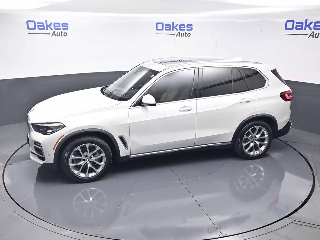 2021 White Metallic BMW X5 sDrive40i RWD SUV