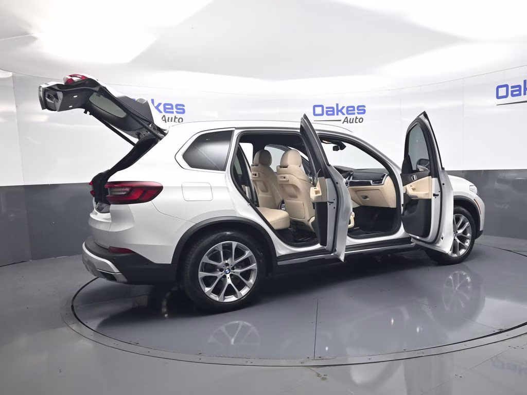 2021 White Metallic BMW X5 sDrive40i RWD SUV