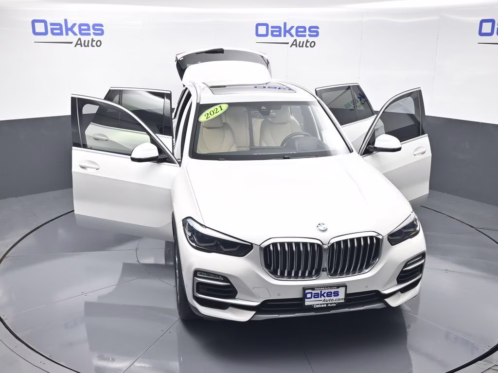 2021 White Metallic BMW X5 sDrive40i RWD SUV