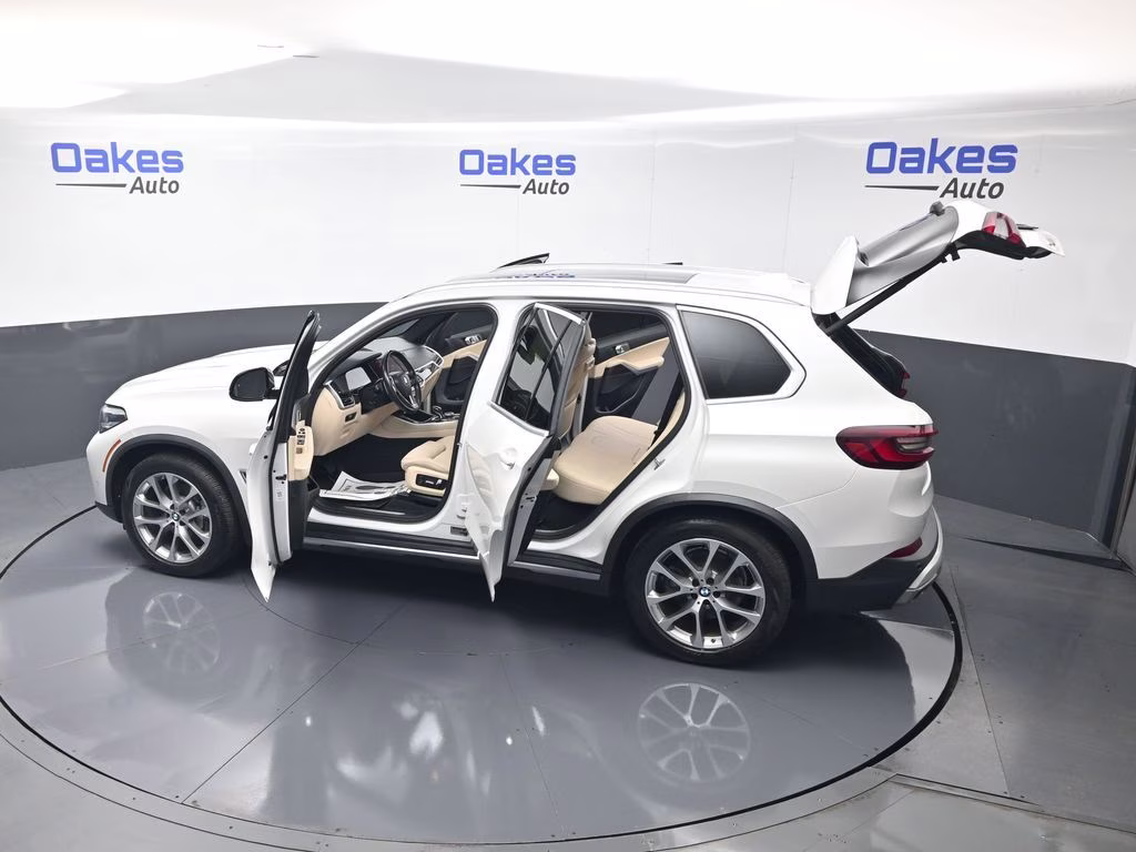 2021 White Metallic BMW X5 sDrive40i RWD SUV