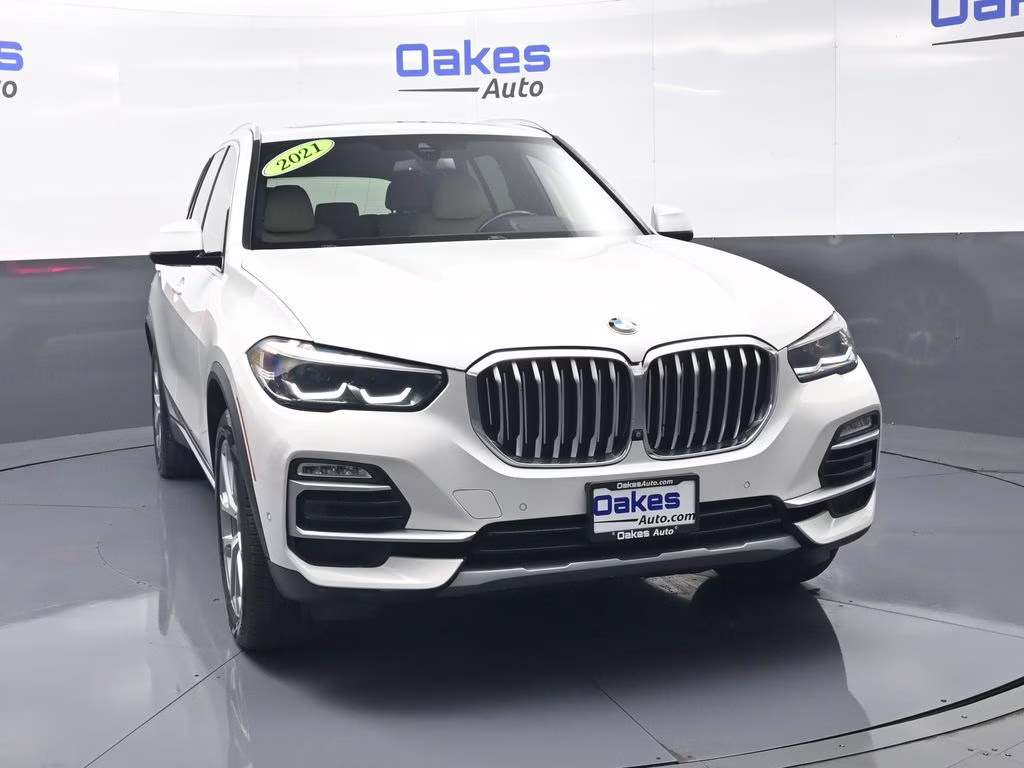 2021 White Metallic BMW X5 sDrive40i RWD SUV