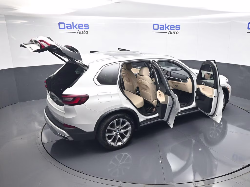 2021 White Metallic BMW X5 sDrive40i RWD SUV