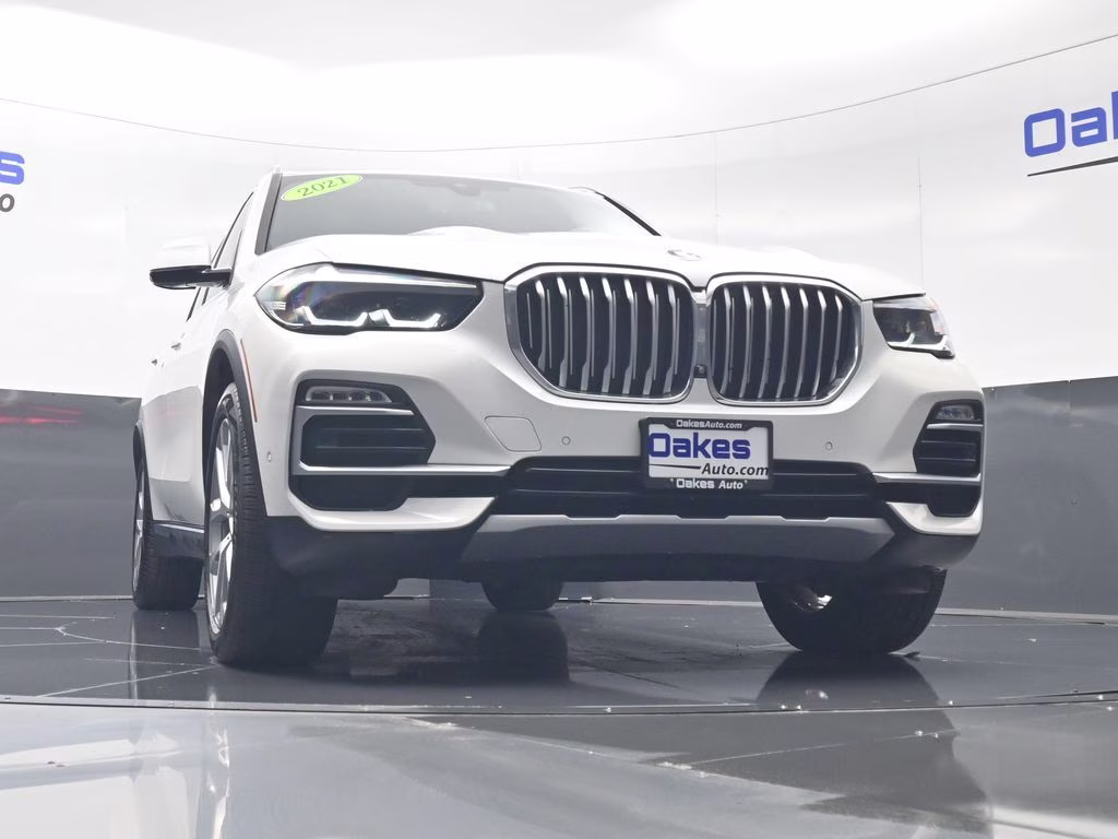 2021 White Metallic BMW X5 sDrive40i RWD SUV