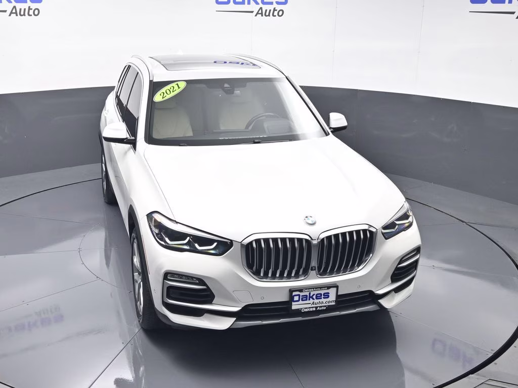 2021 White Metallic BMW X5 sDrive40i RWD SUV