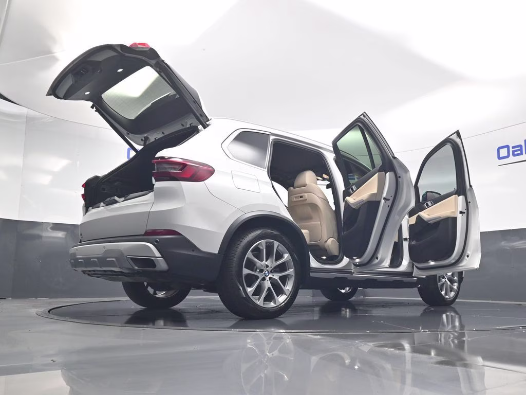 2021 White Metallic BMW X5 sDrive40i RWD SUV
