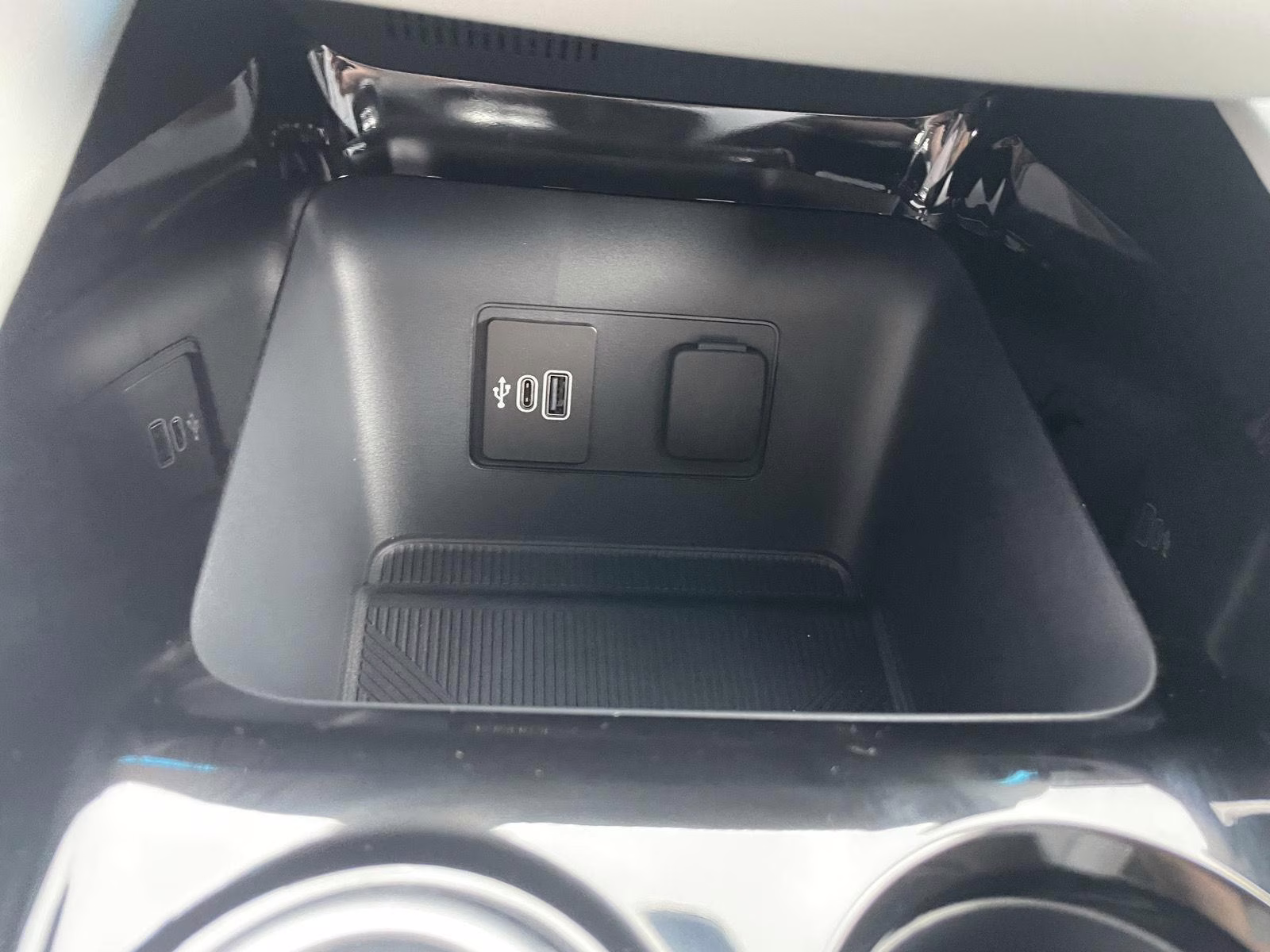 2026 Rapid Red Metallic Tinted Clearcoat Ford Explorer Platinum 4X4 SUV