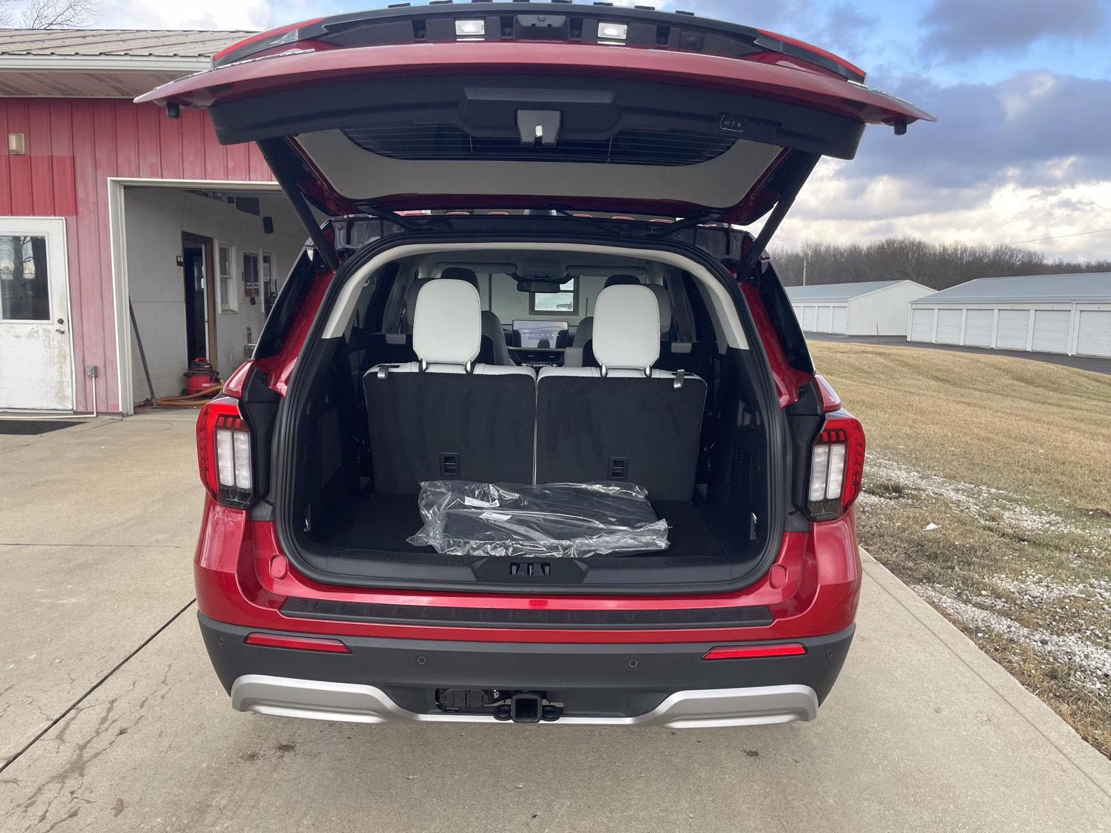 2026 Rapid Red Metallic Tinted Clearcoat Ford Explorer Platinum 4X4 SUV