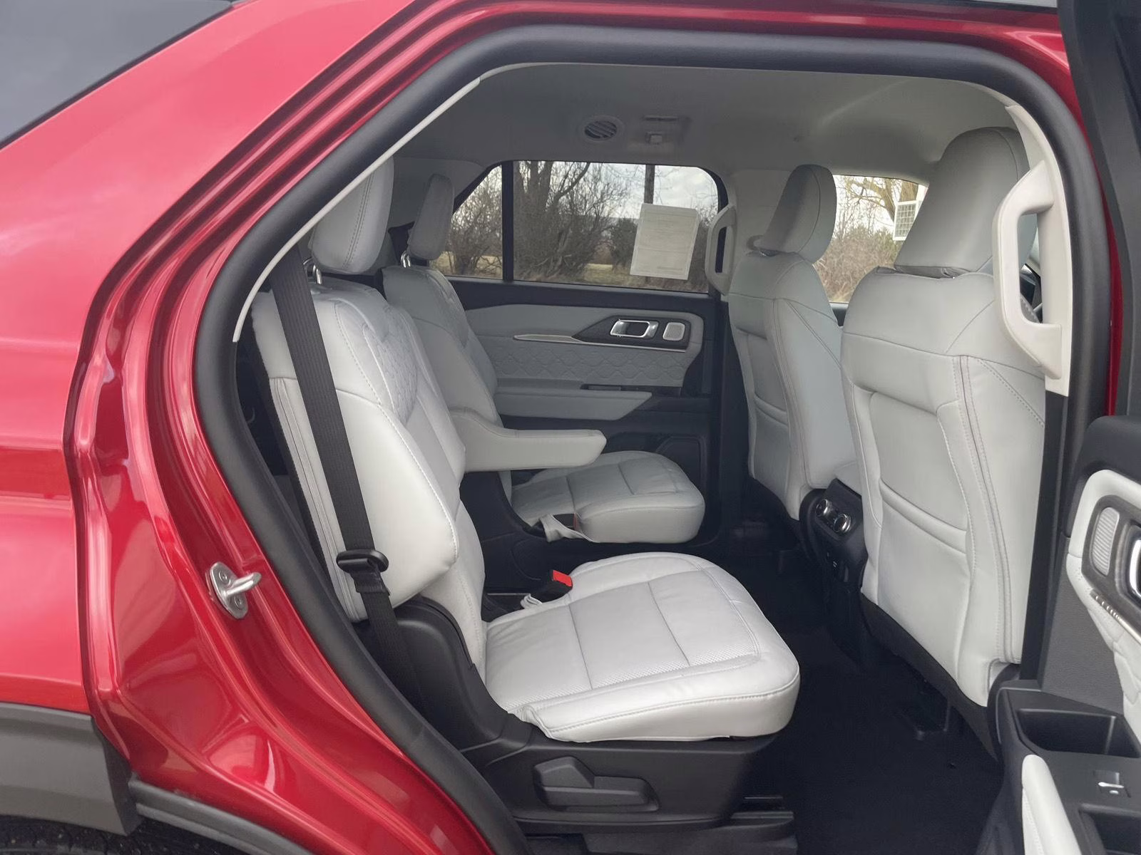 2026 Rapid Red Metallic Tinted Clearcoat Ford Explorer Platinum 4X4 SUV