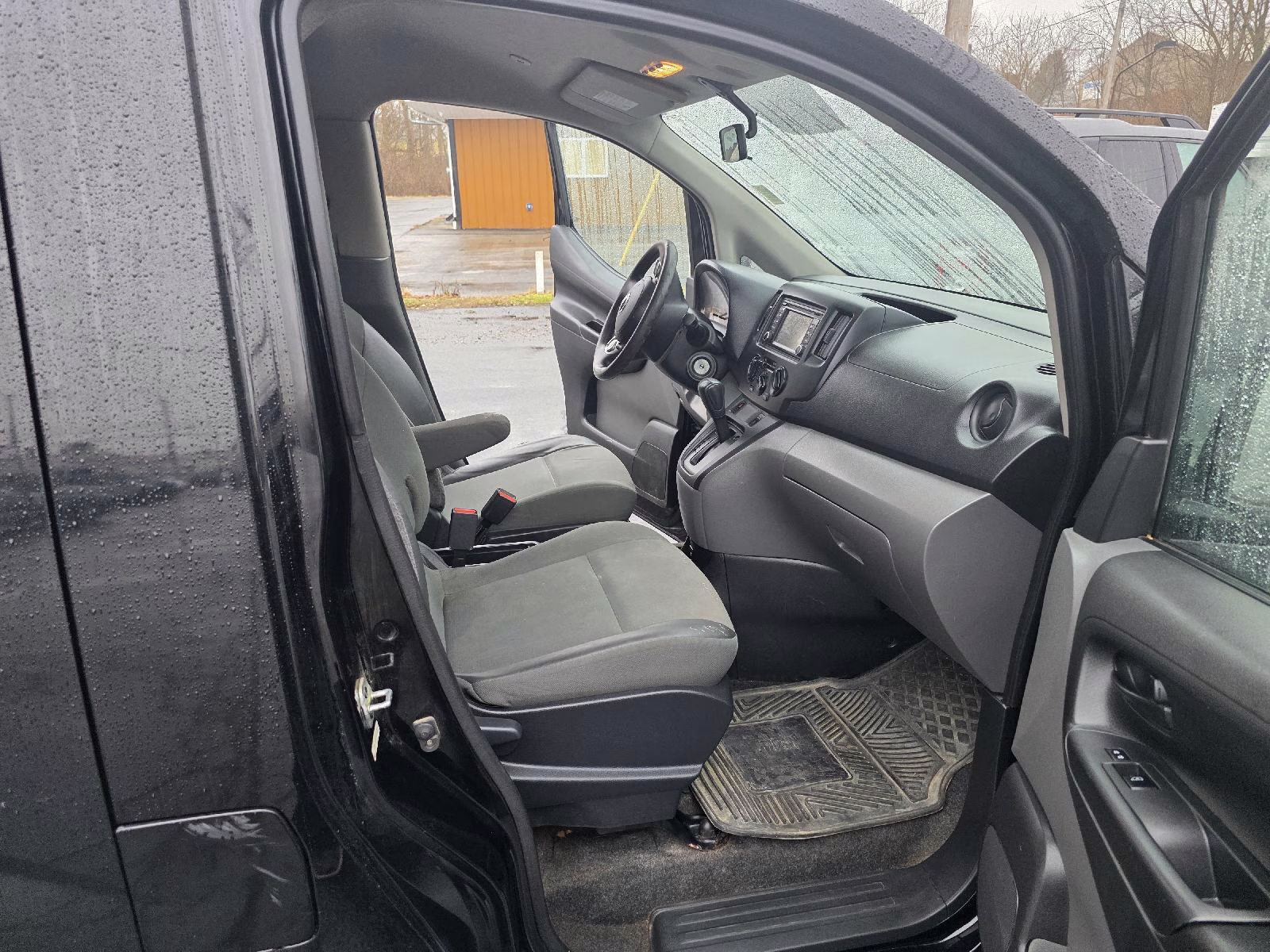 2014 Super Black Nissan NV200 SV FWD Van