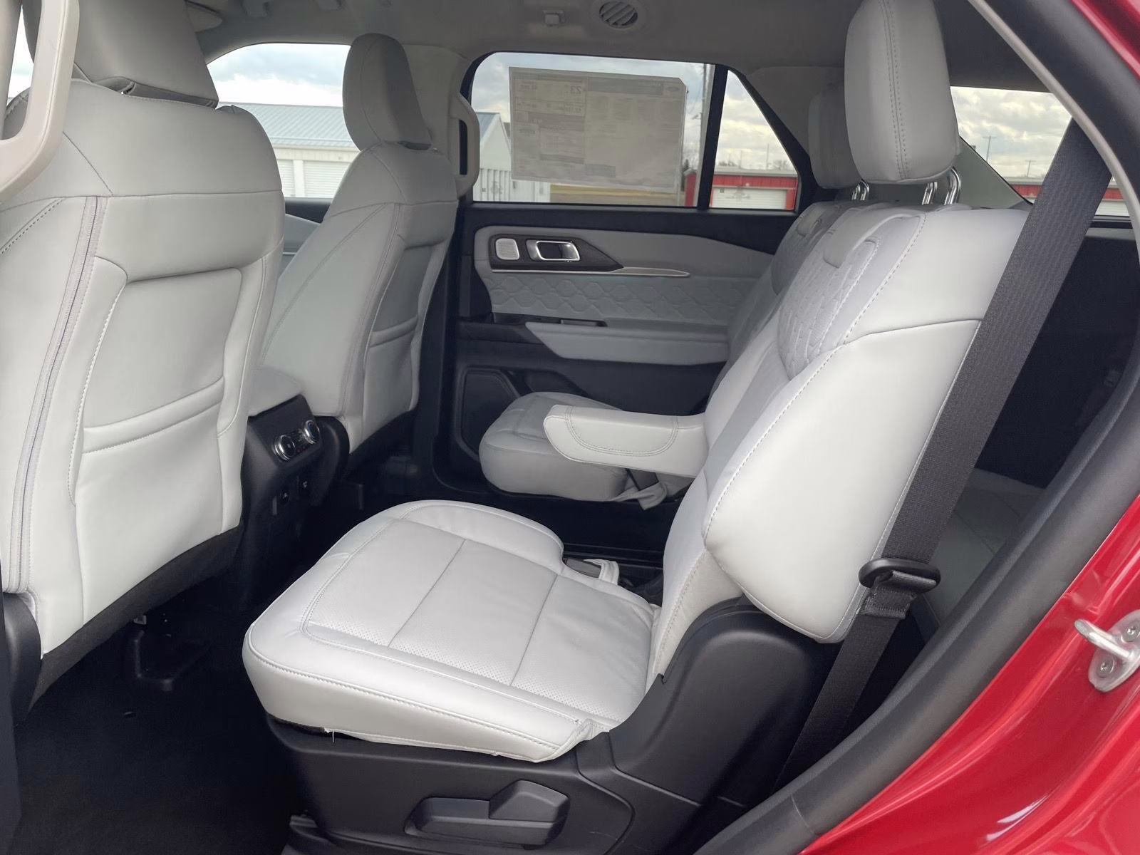 2026 Rapid Red Metallic Tinted Clearcoat Ford Explorer Platinum 4X4 SUV