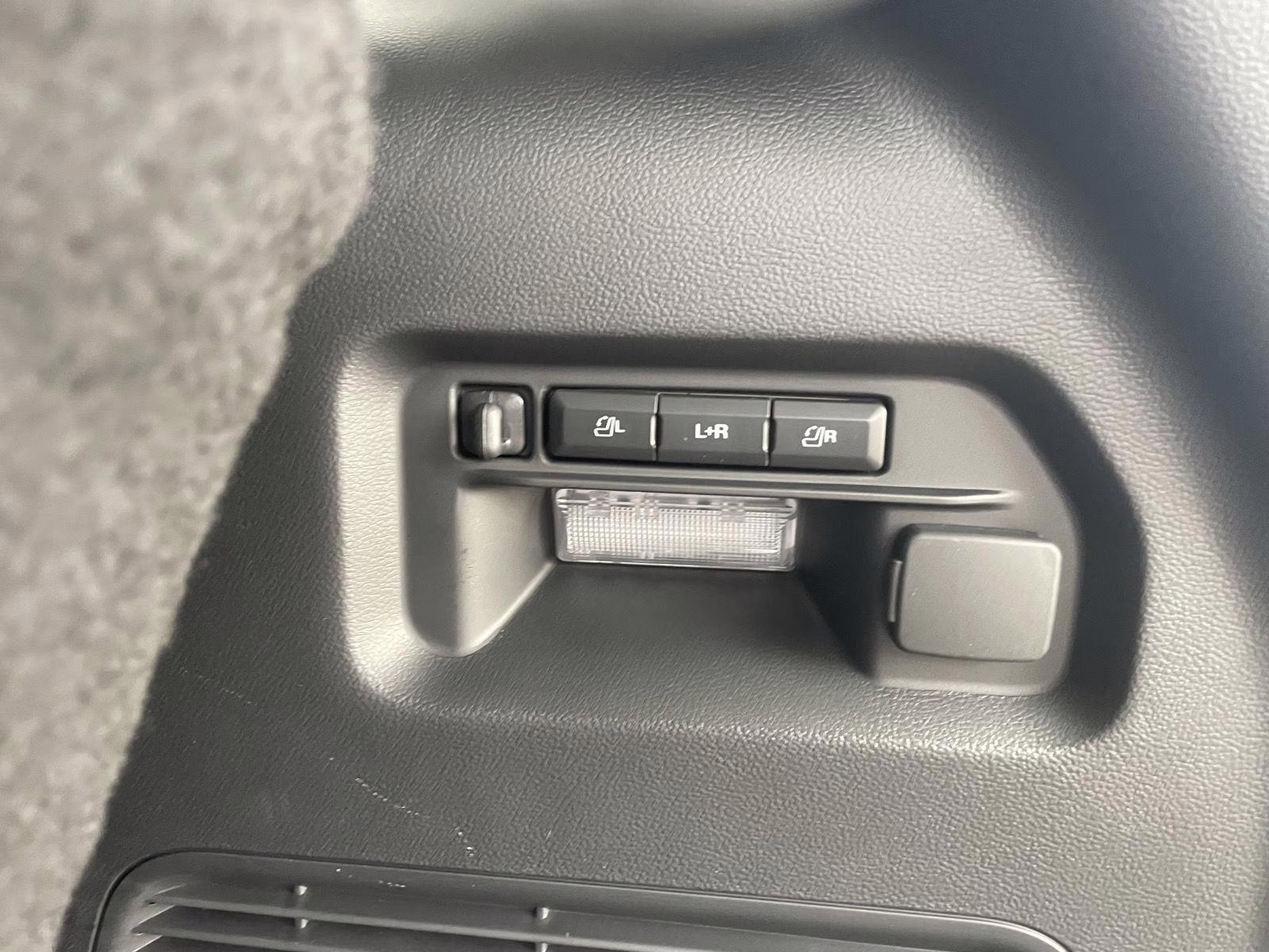 2026 Rapid Red Metallic Tinted Clearcoat Ford Explorer Platinum 4X4 SUV