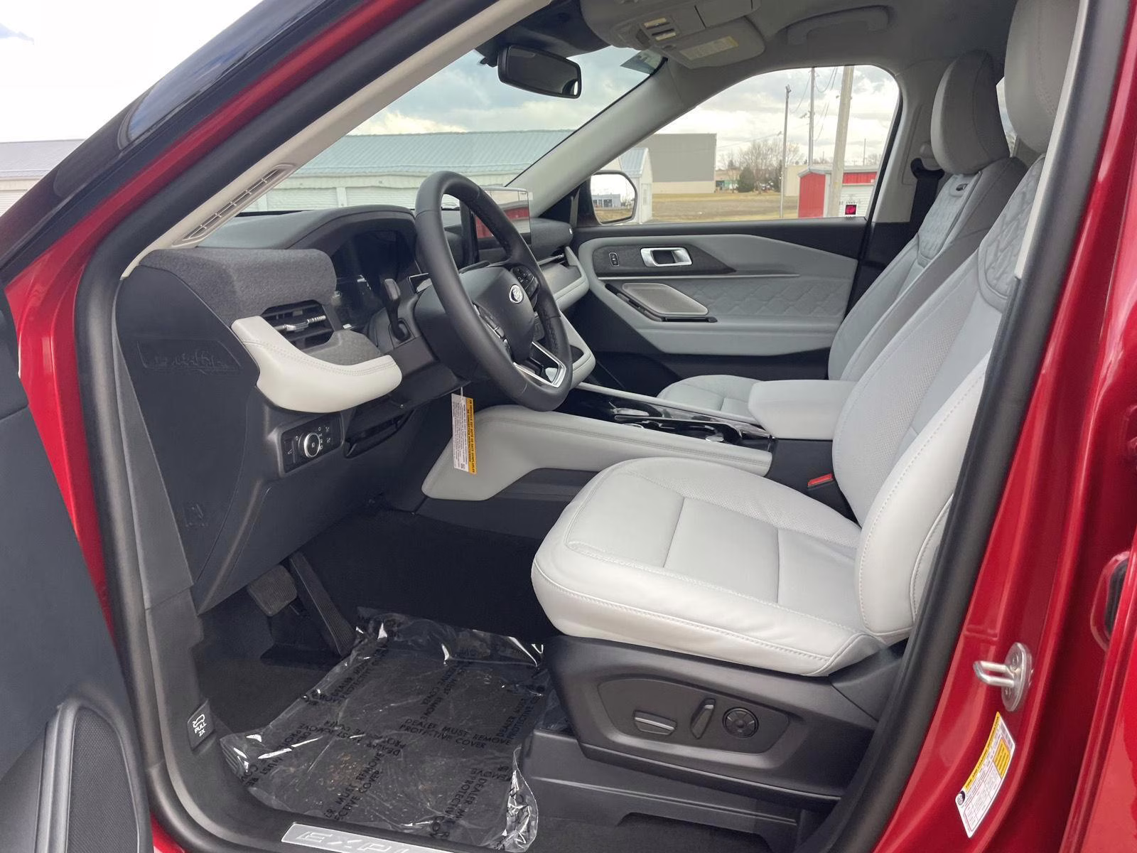 2026 Rapid Red Metallic Tinted Clearcoat Ford Explorer Platinum 4X4 SUV