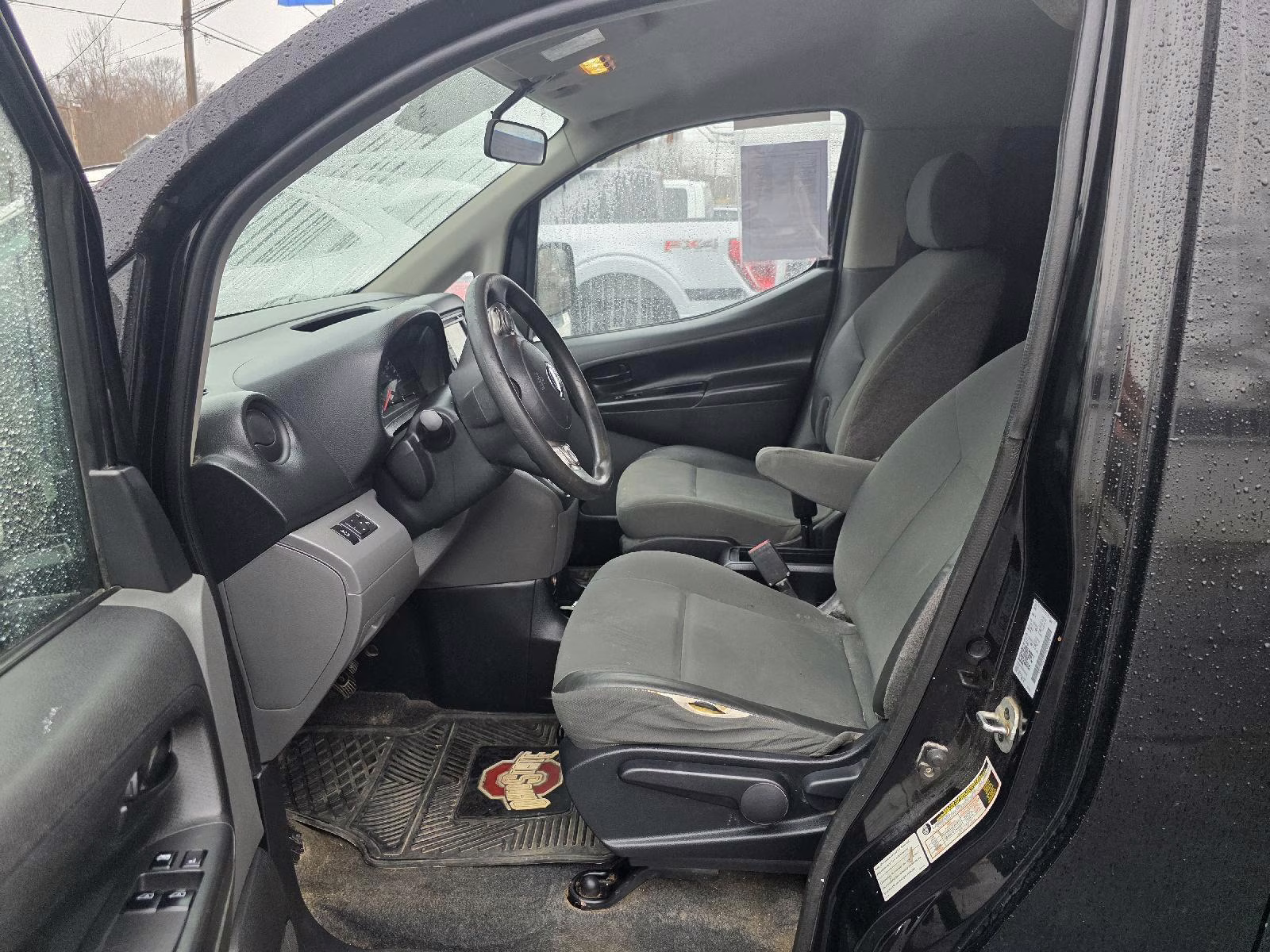 2014 Super Black Nissan NV200 SV FWD Van