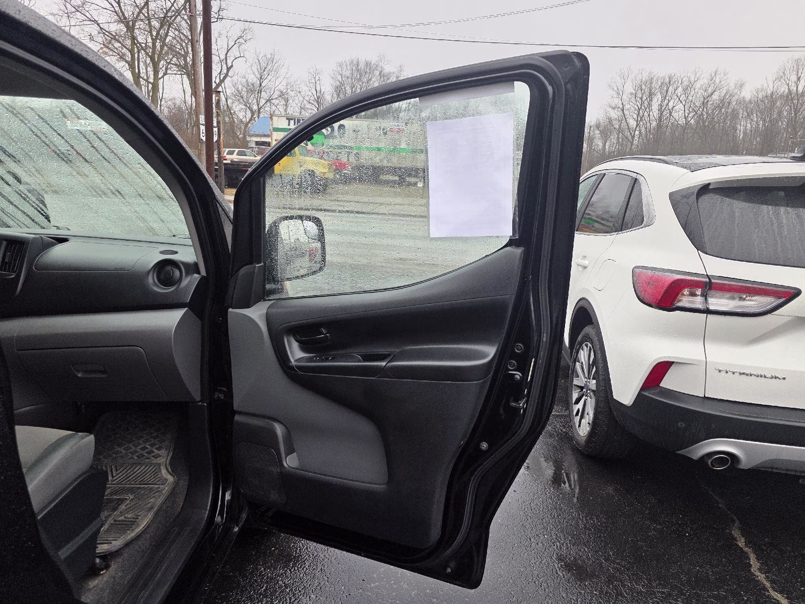 2014 Super Black Nissan NV200 SV FWD Van