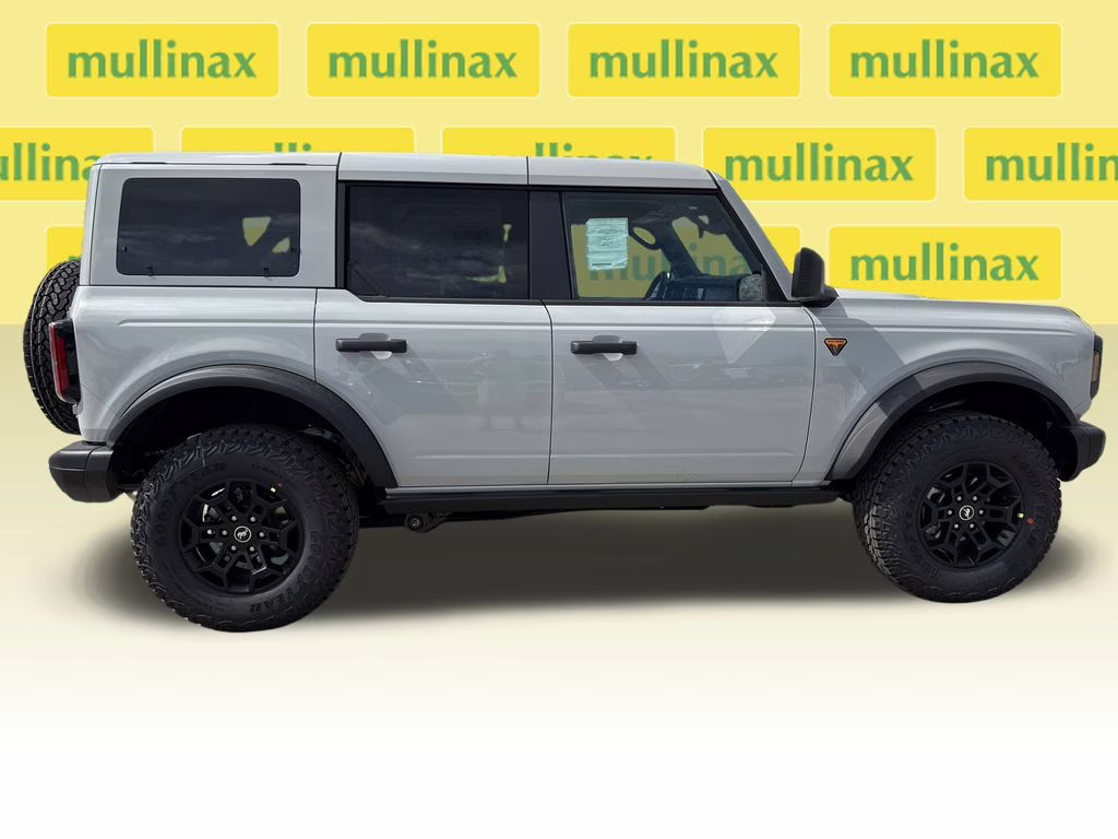 2026 Avalanche Gray Ford Bronco Badlands 4X4 SUV