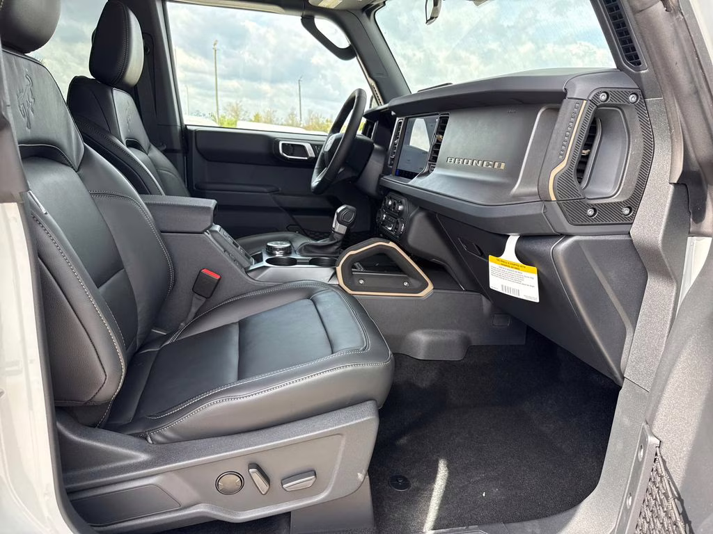 2026 Avalanche Gray Ford Bronco Badlands 4X4 SUV