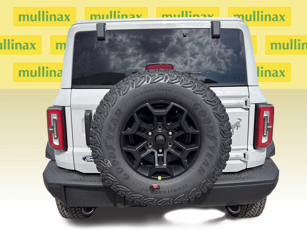 2026 Avalanche Gray Ford Bronco Badlands 4X4 SUV