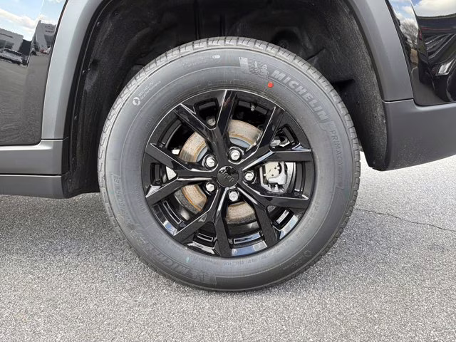 2026 Diamond Black Crystal Pearlcoat Jeep Grand Cherokee Laredo Altitude RWD SUV