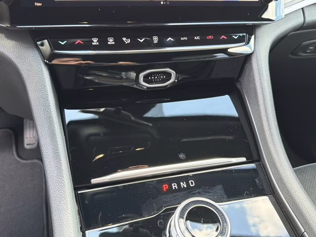 2026 Diamond Black Crystal Pearlcoat Jeep Grand Cherokee Laredo Altitude RWD SUV