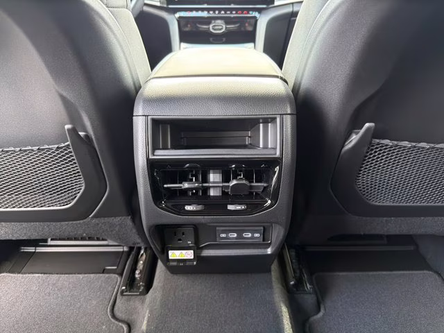 2026 Diamond Black Crystal Pearlcoat Jeep Grand Cherokee Laredo Altitude RWD SUV