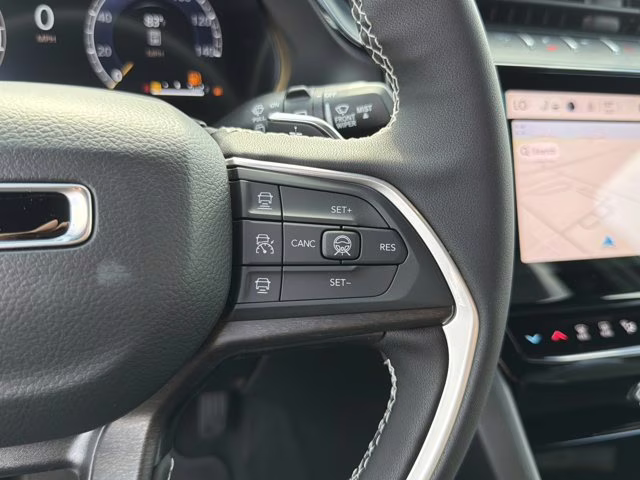 2026 Diamond Black Crystal Pearlcoat Jeep Grand Cherokee Laredo Altitude RWD SUV