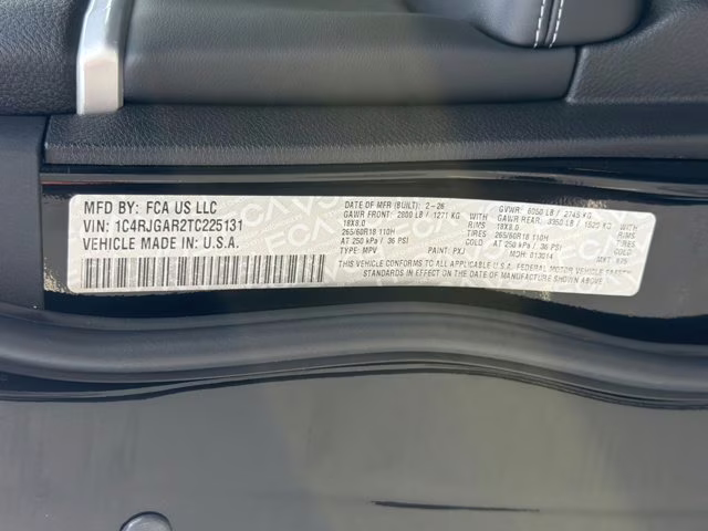 2026 Diamond Black Crystal Pearlcoat Jeep Grand Cherokee Laredo Altitude RWD SUV