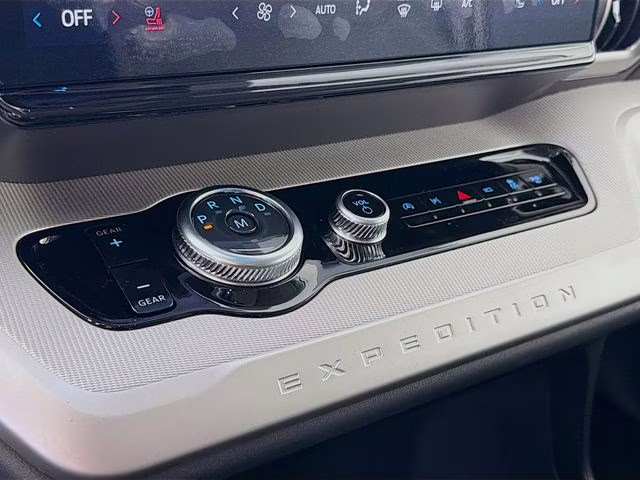 2026 Space Silver Metallic Ford Expedition Active RWD SUV