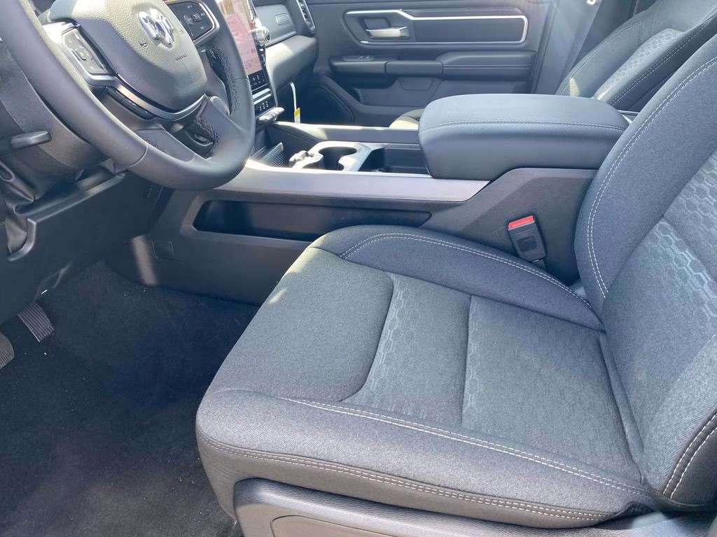 2026 Diamond Black Crystal Pearlcoat Ram 1500 Big Horn/Lone Star 4X4 Truck