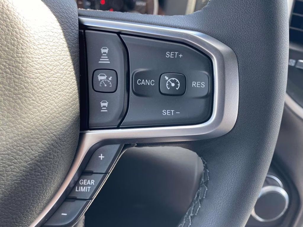 2026 Diamond Black Crystal Pearlcoat Ram 1500 Big Horn/Lone Star 4X4 Truck