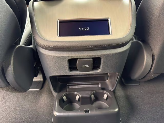 2026 Crystal White Metallic Clearcoat Lincoln Navigator Reserve 4X4 SUV