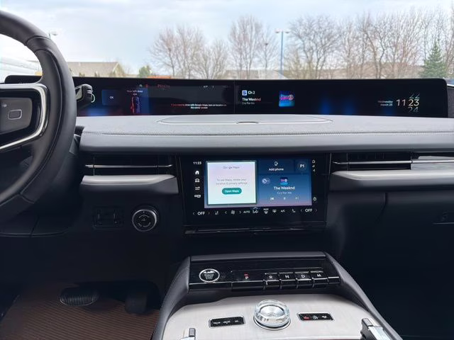 2026 Crystal White Metallic Clearcoat Lincoln Navigator Reserve 4X4 SUV